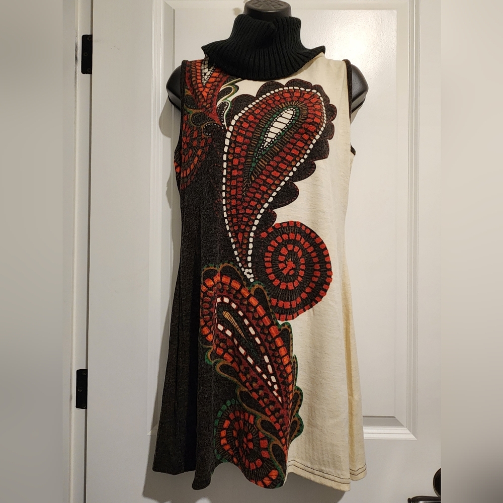 NWT Aryeh Black and Cream Paisley Cowl Neck Tunic Sz L